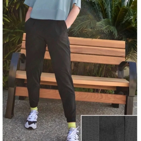 Athleta Textured Brooklyn Joggers - Picture 2 of 12